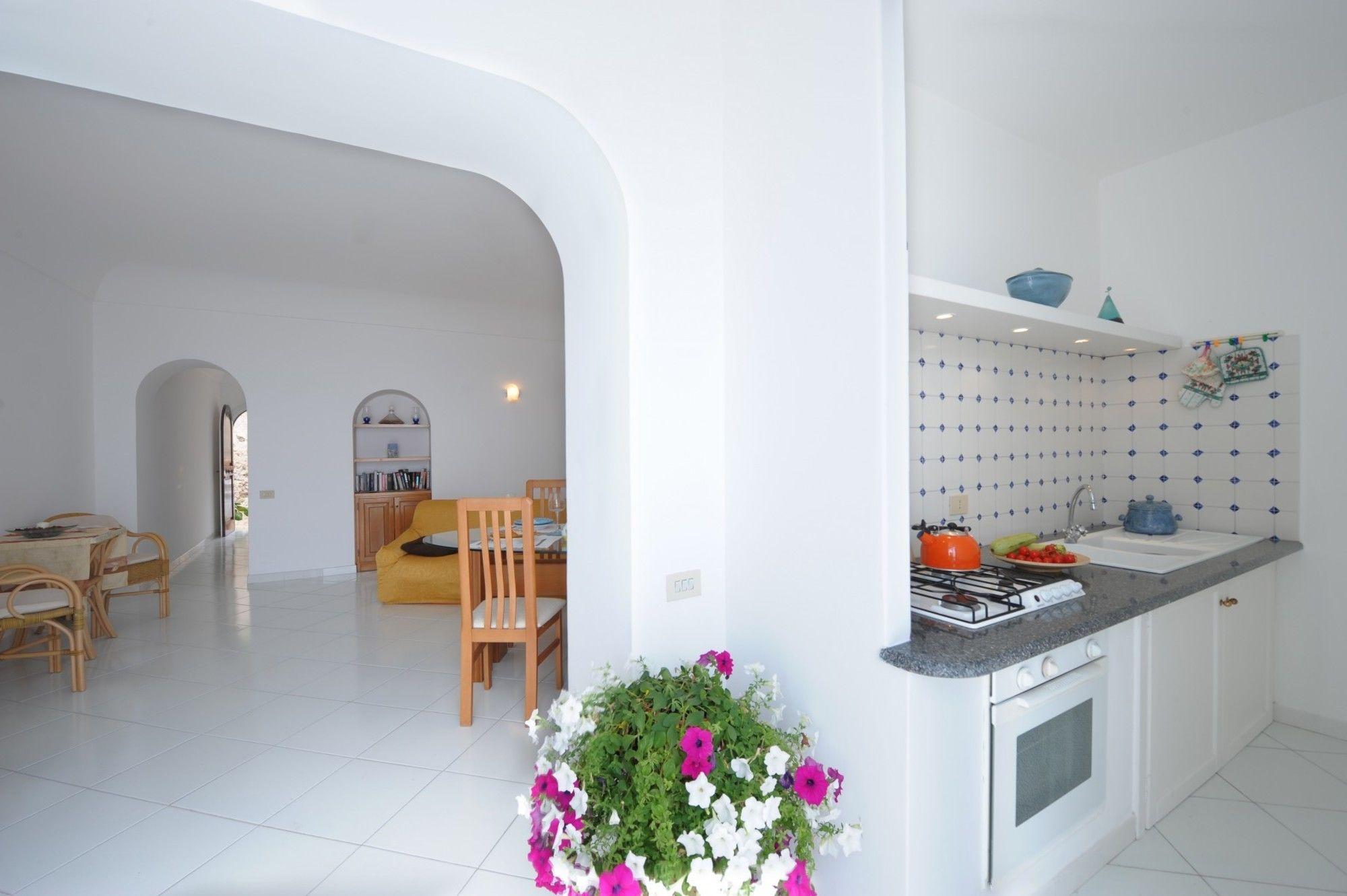 Beth Apartment Praiano Bagian luar foto